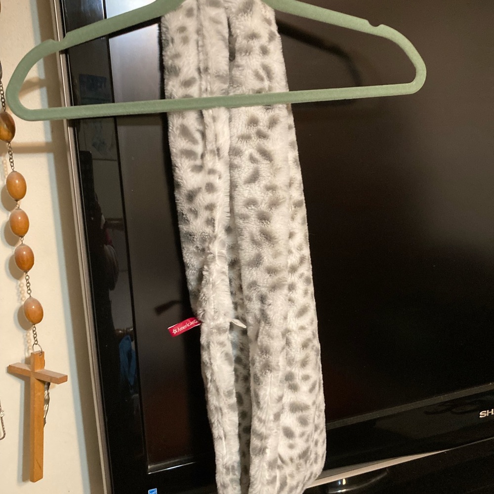 American girl scarf. Excellent condition